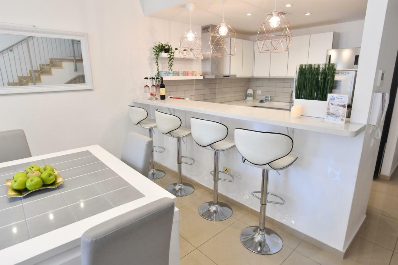 Saidoff, Amazing 4 Bedroom 3 Bath In City Center, Pool, Parking!!! Jerusalem Exterior photo